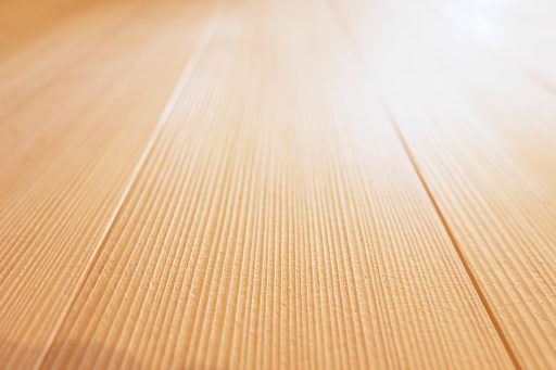 もみの木の浮造りの床